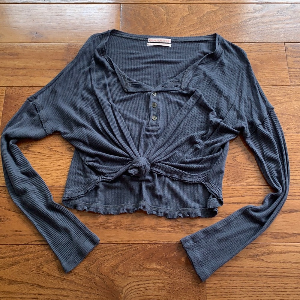Urban Outfitters Long Sleeve - Picture 1 of 4